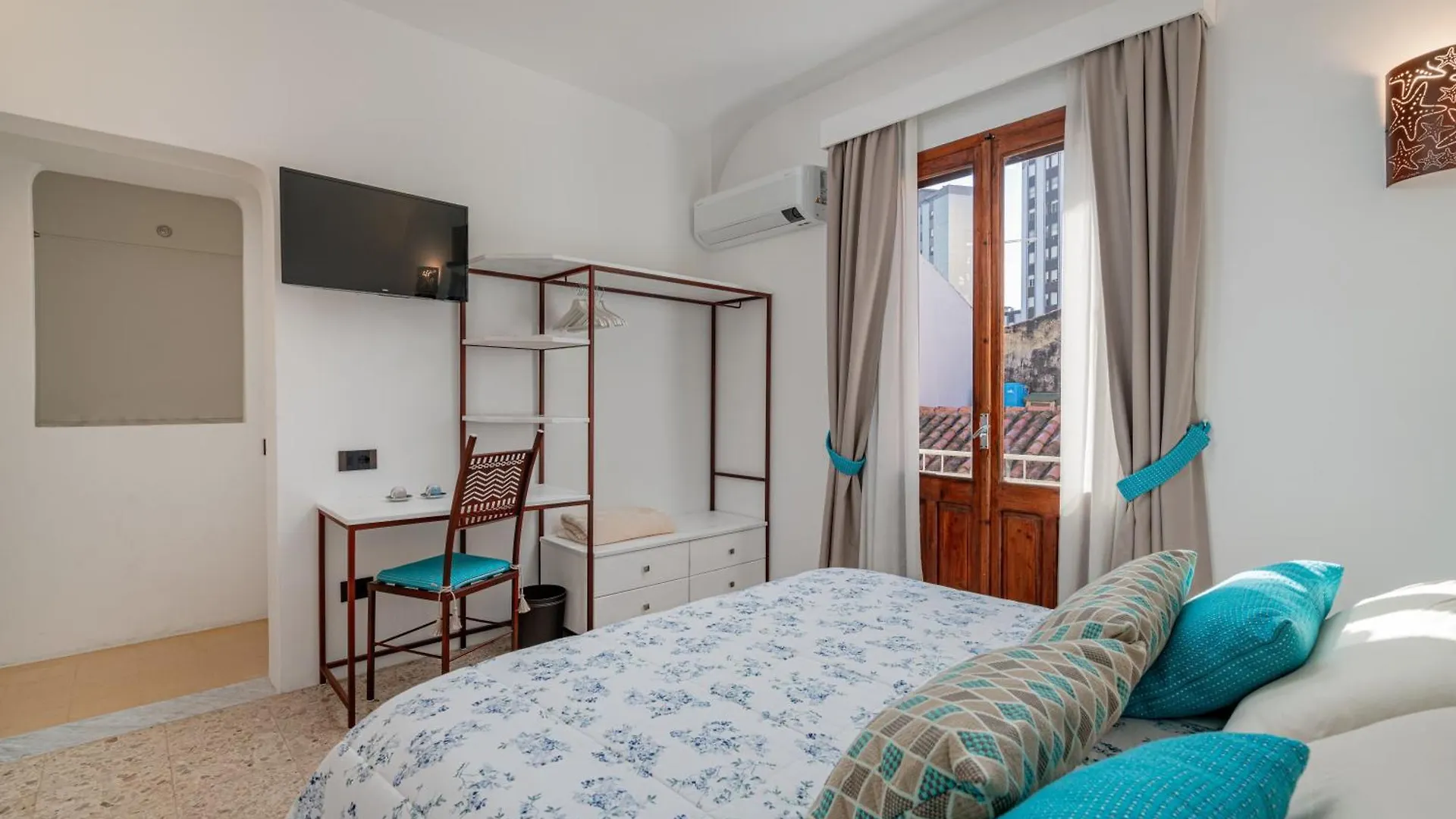 Guest house Sorella Luna Room Boutique, Centro Di Olbia Italy