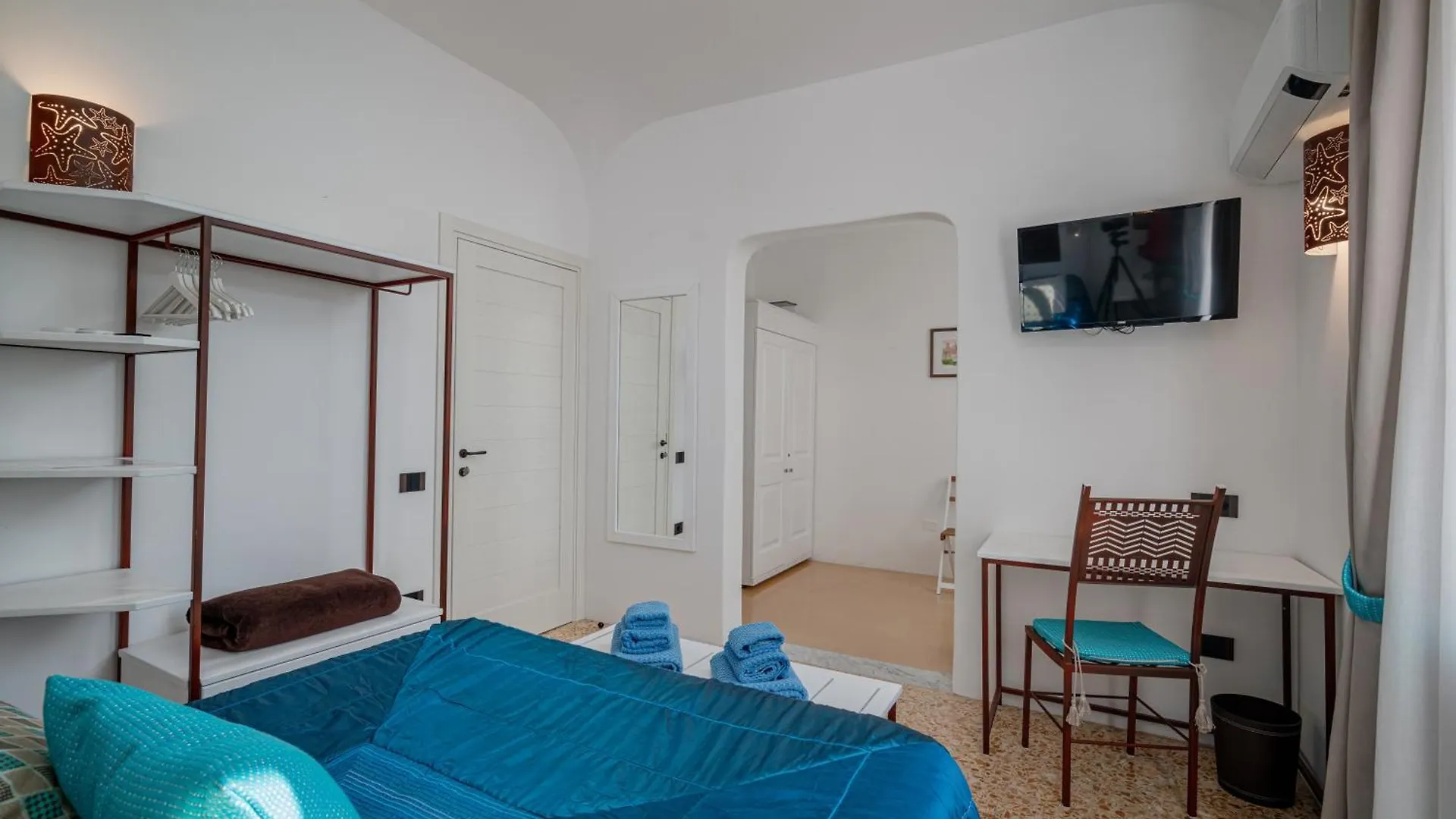 Sorella Luna Room Boutique, Centro Di Olbia Guest house